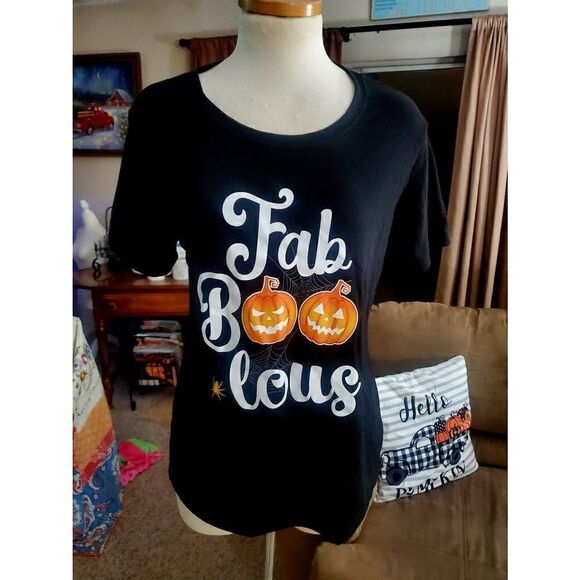 NWOT CELEBRATE HALLOWEEN WOMENS TSHIRT - Picture 1 of 2